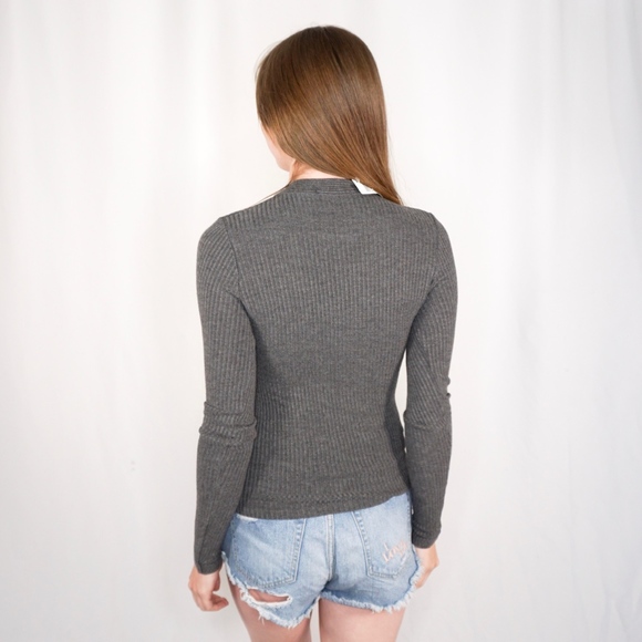 BRANDY MELVILLE Rib Gray Plunge Neck Tie Top NWT - Picture 5 of 8